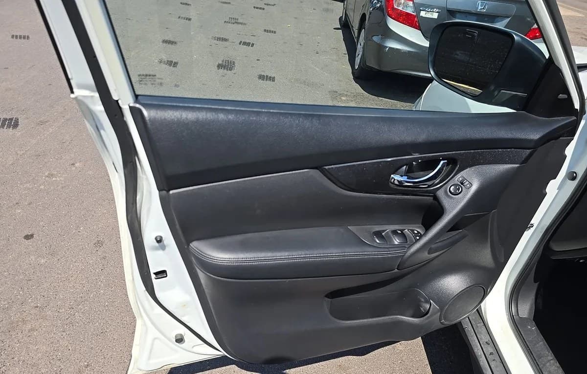 2017 NISSAN ROGUE S 6
