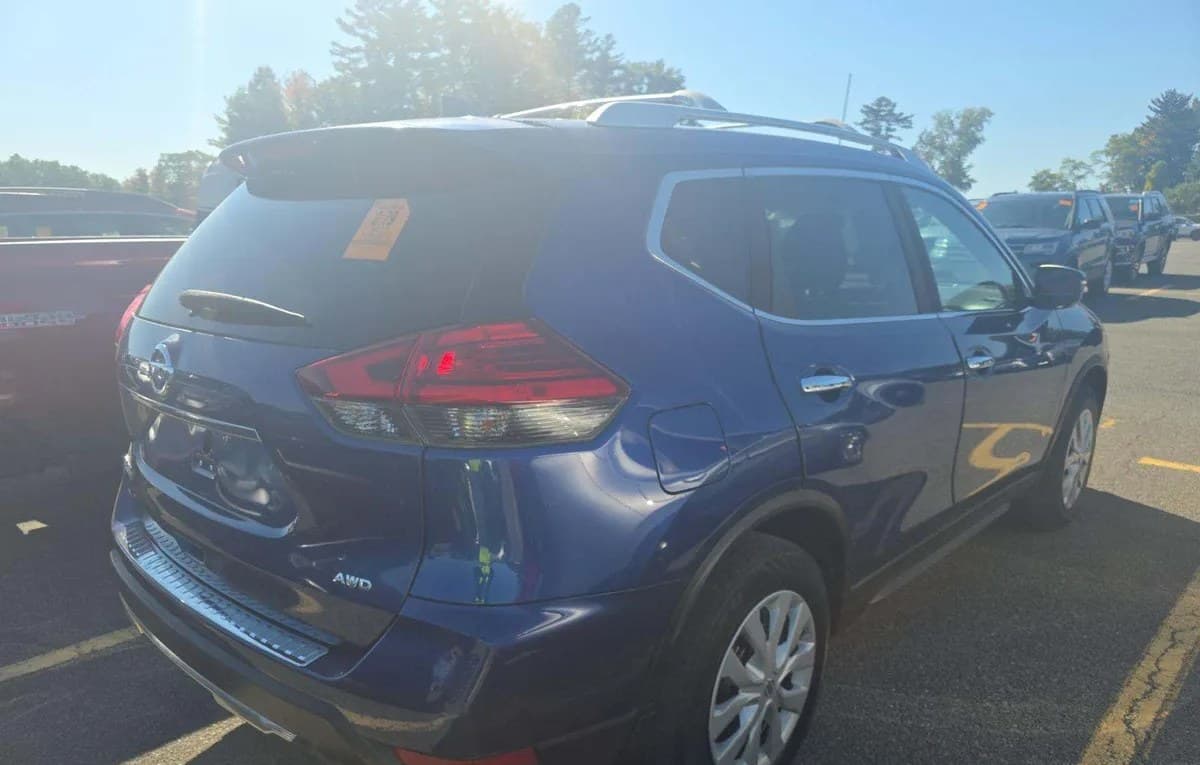 2017 NISSAN ROGUE S 4