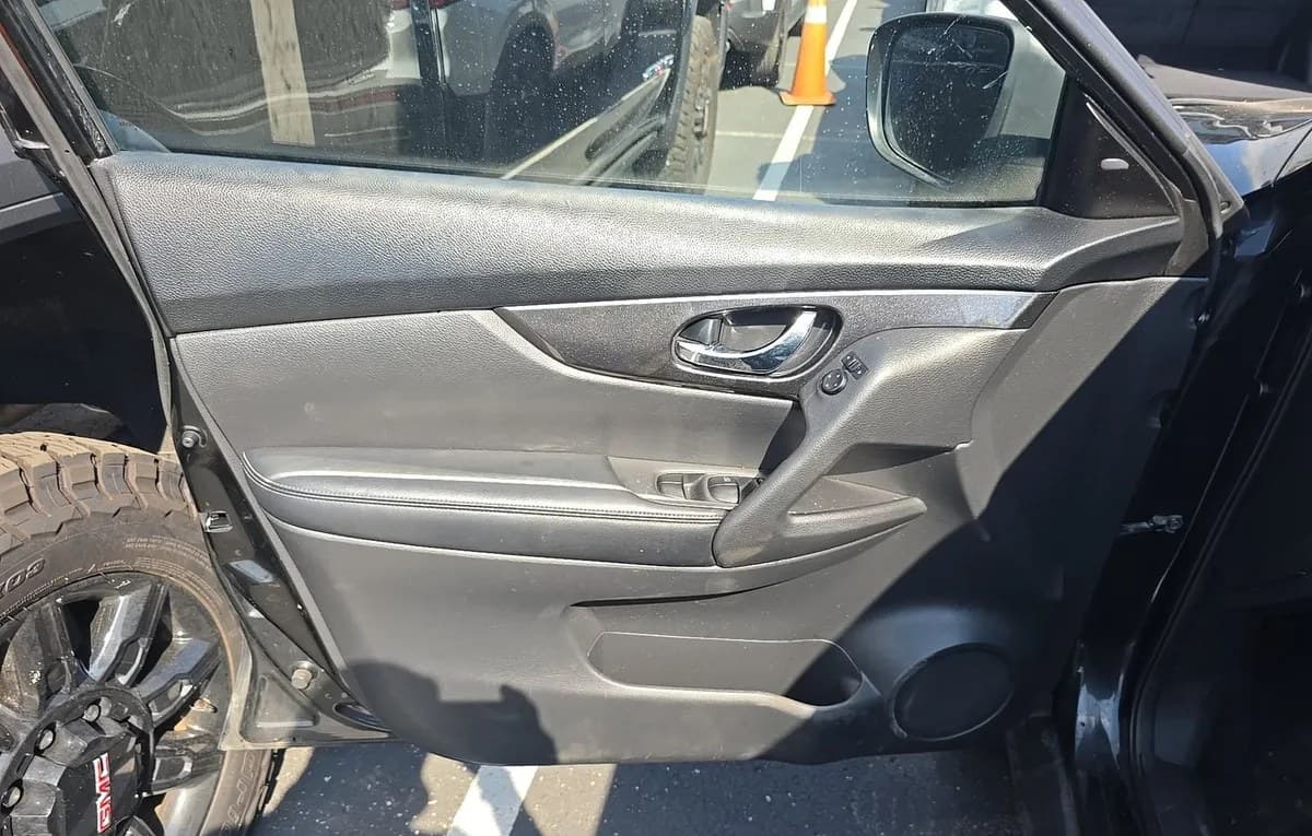 2018 NISSAN ROGUE SV 5