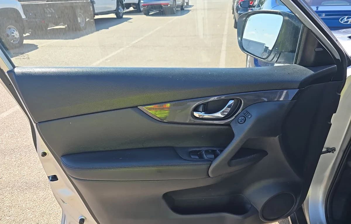 2020 NISSAN ROGUE SV 5