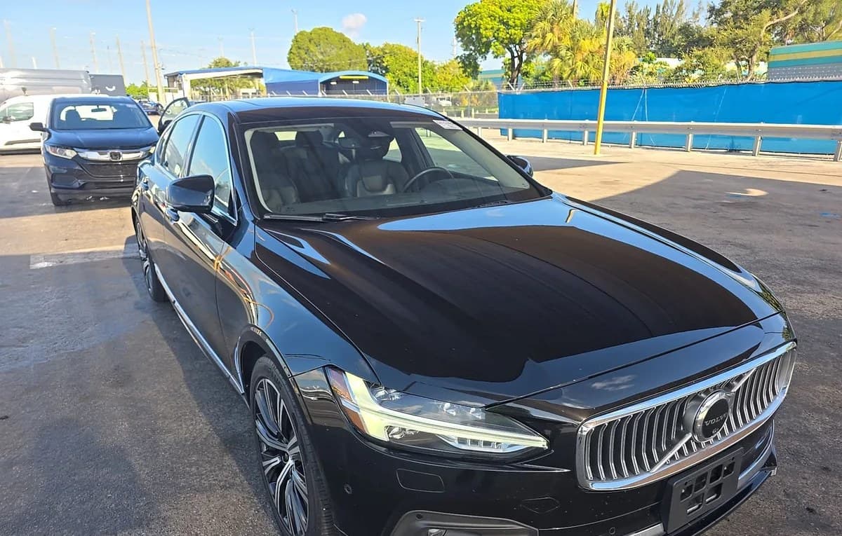 2023 VOLVO S90 B6 Plus 4