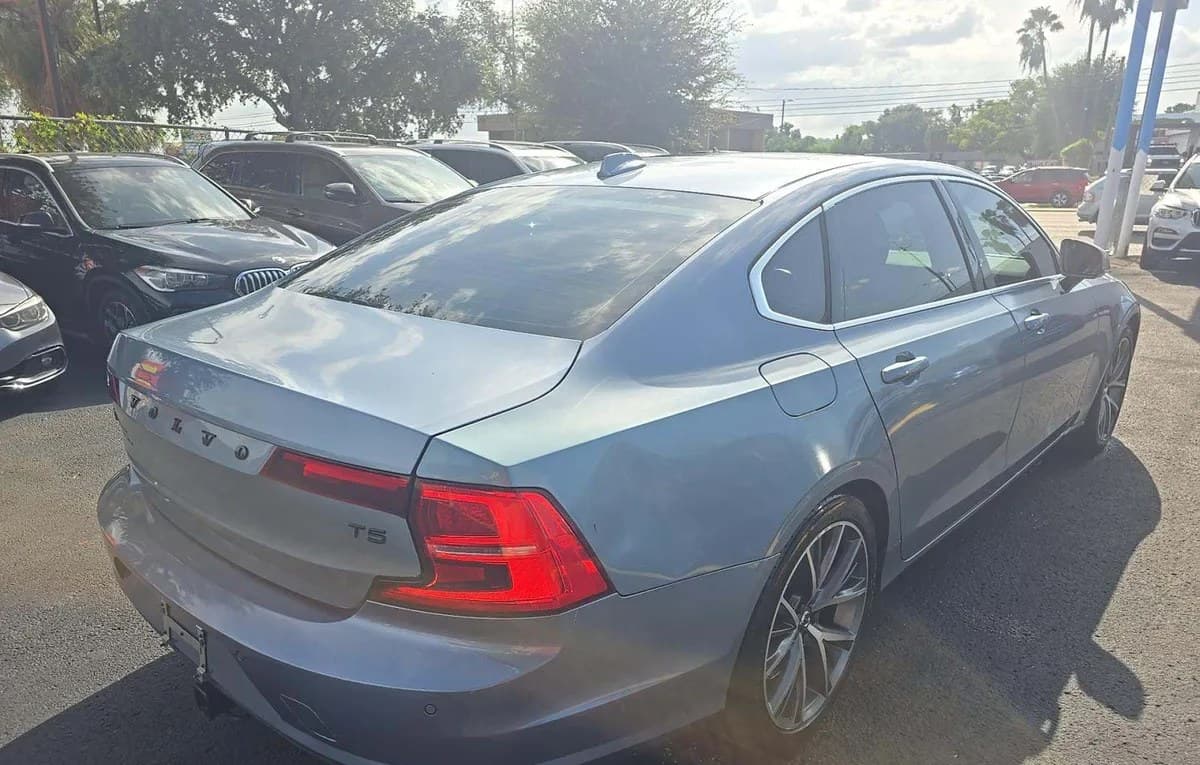 2018 VOLVO S90 T5 Momentum 4