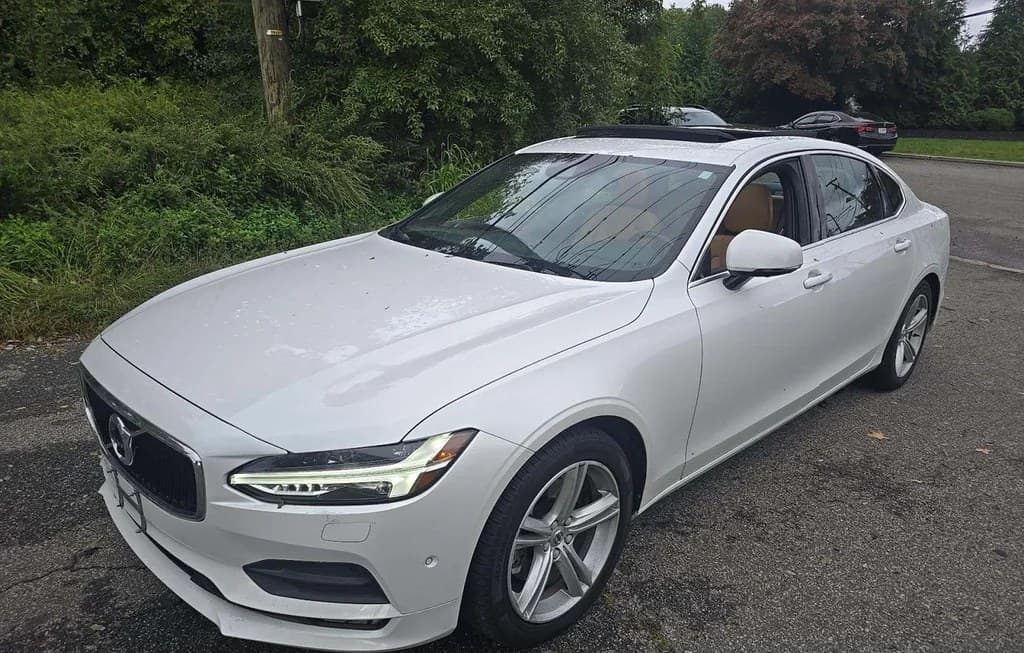 2018 VOLVO S90 T5 MOMENTUM