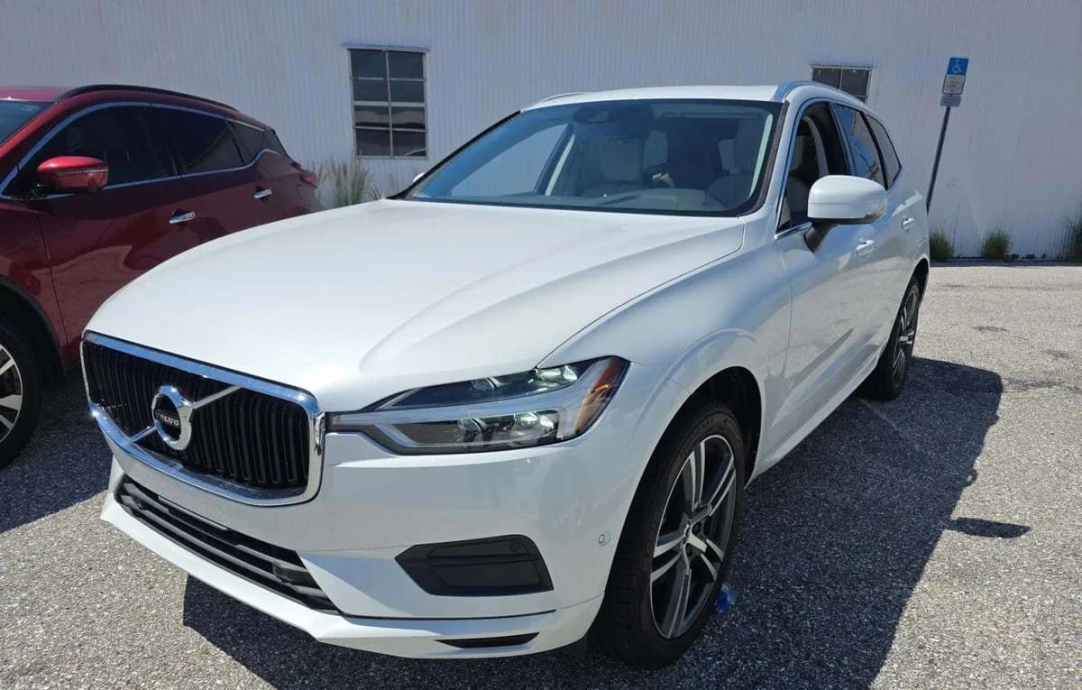 2019 VOLVO XC60 T5 Momentum 2