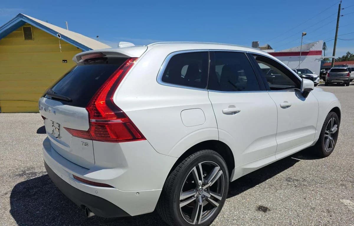 2019 VOLVO XC60 T5 Momentum 4