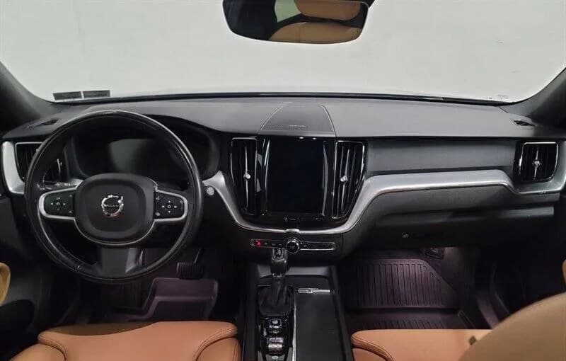 2019 VOLVO XC60 T5 Momentum 5