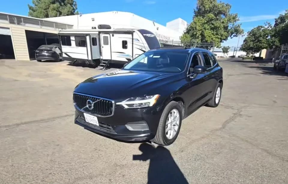 2019 VOLVO XC60 T5 Momentum 2
