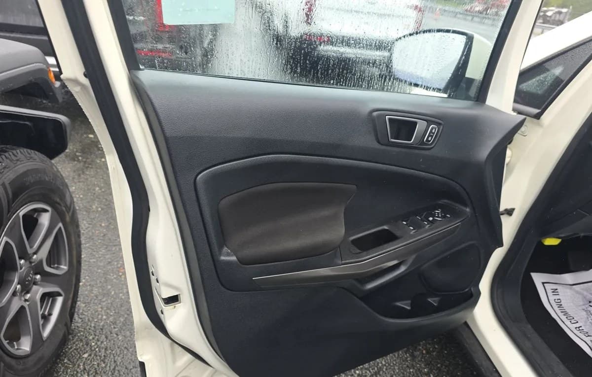 2021 FORD ECOSPORT SE 6