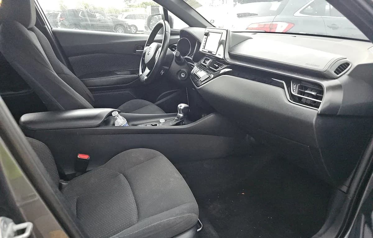 2018 TOYOTA C-HR XLE 5