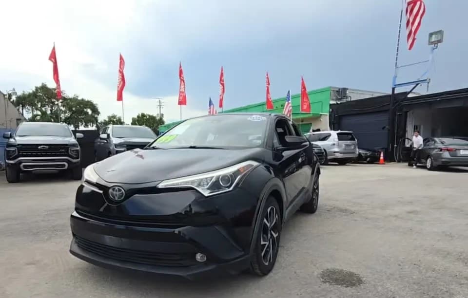 2019 TOYOTA C-HR XLE