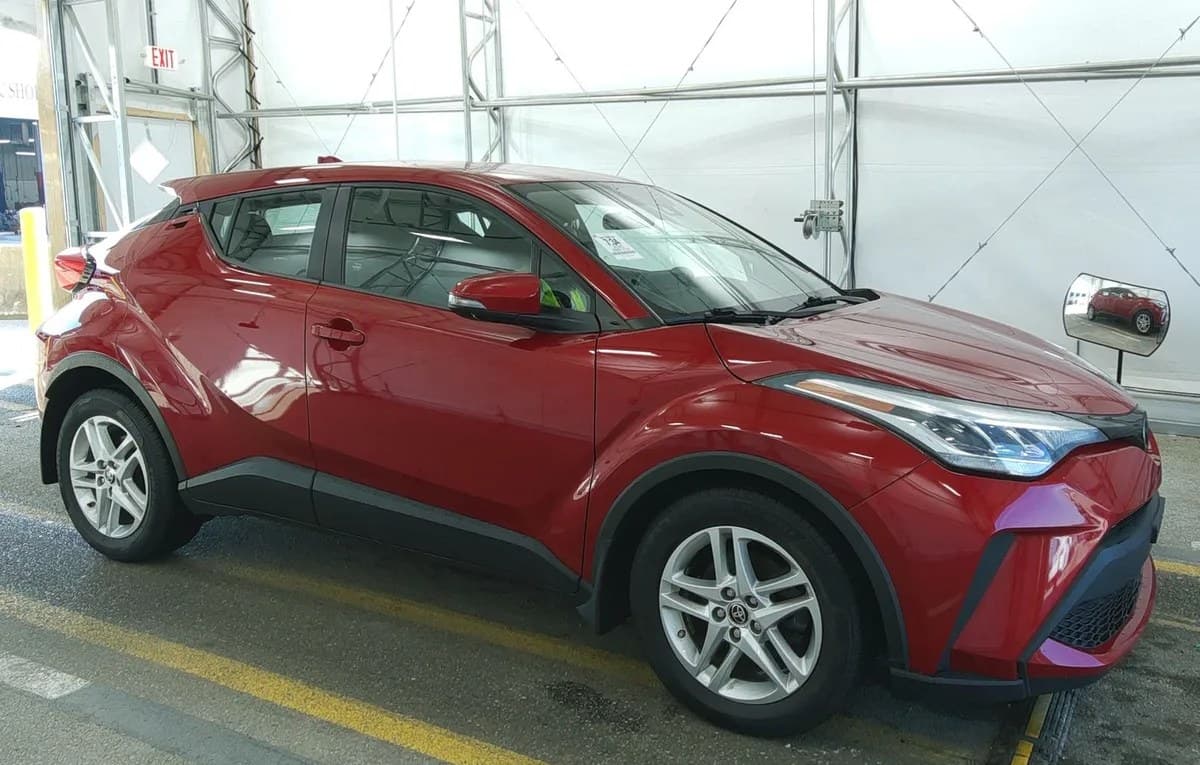 2020 TOYOTA C-HR LE 4
