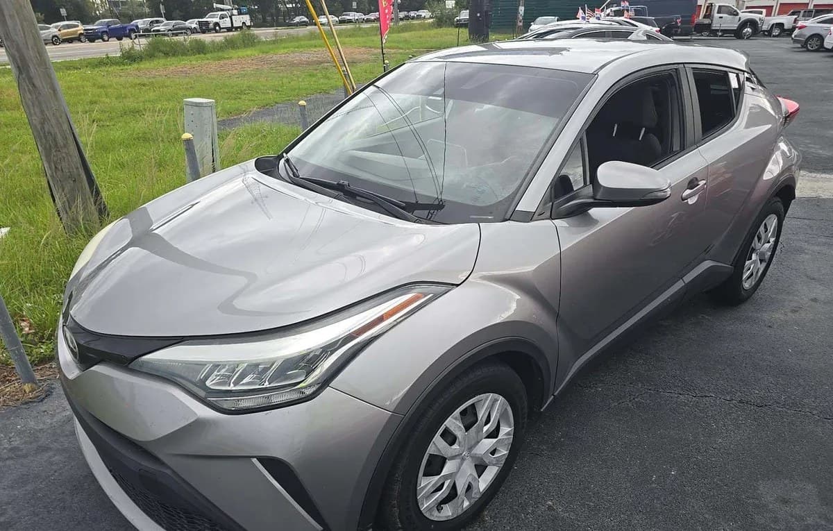 2020 TOYOTA C-HR LE 2