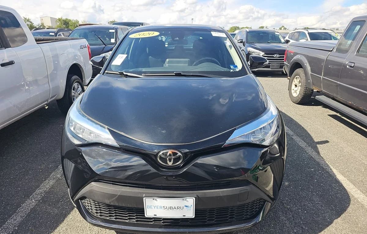 2020 TOYOTA C-HR LE 3