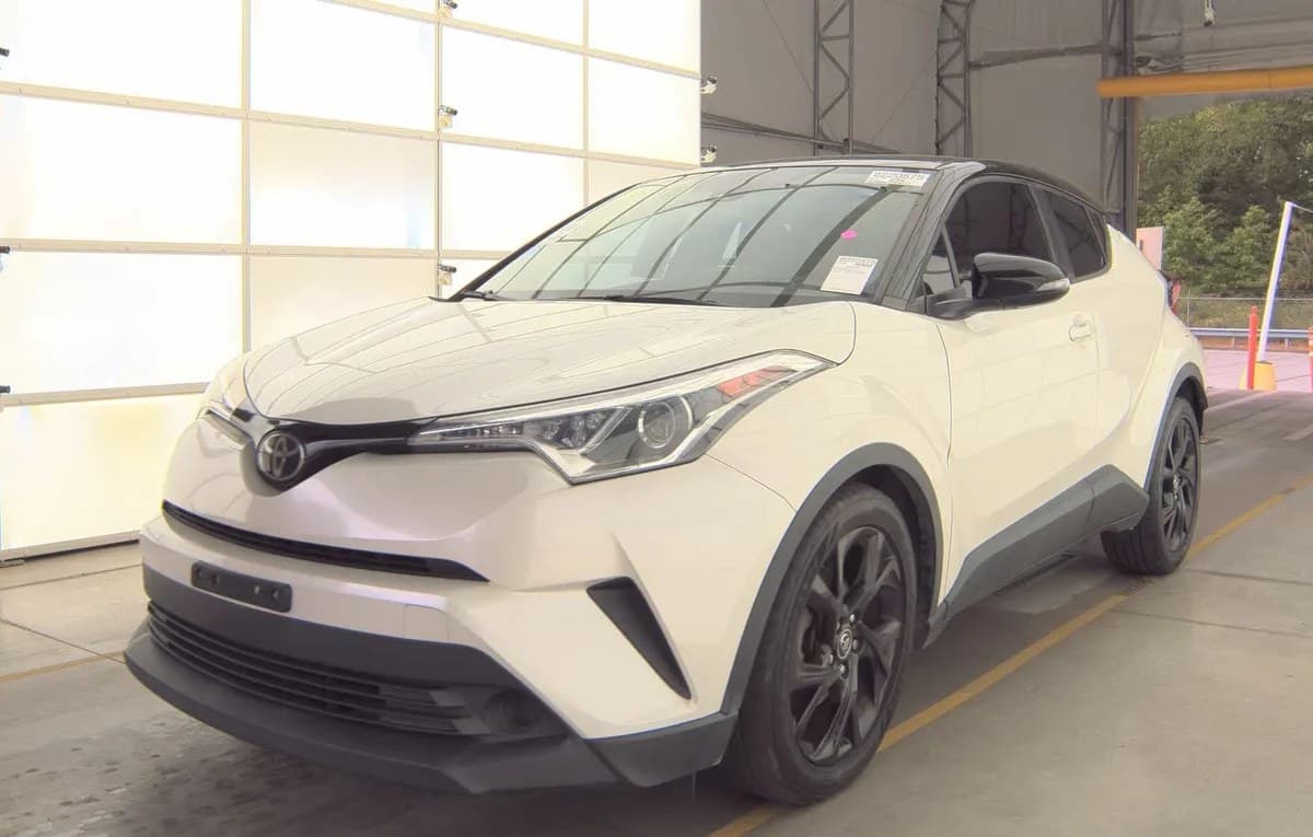 2019 TOYOTA C-HR XLE 2