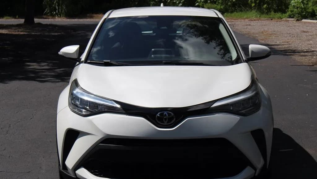 2021 TOYOTA C-HR LE 3