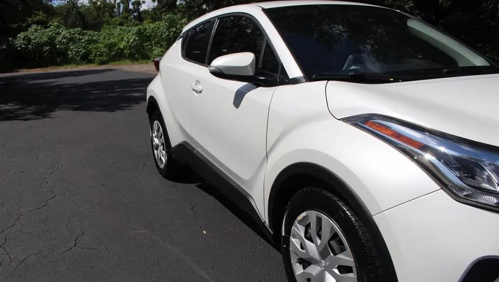 2021 TOYOTA C-HR LE 5