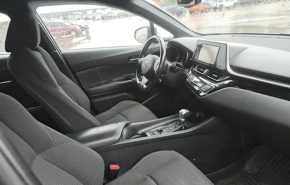 2018 TOYOTA C-HR XLE Premium 5