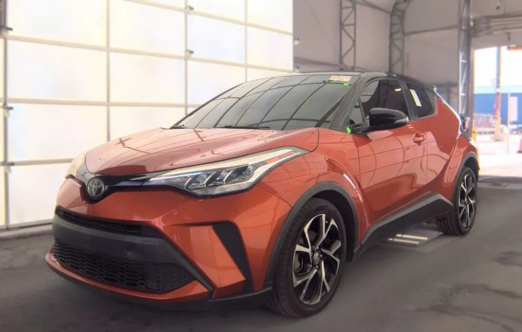 2020 TOYOTA C-HR XLE