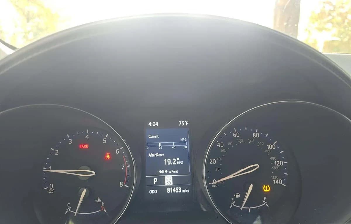 2021 TOYOTA C-HR LE 6