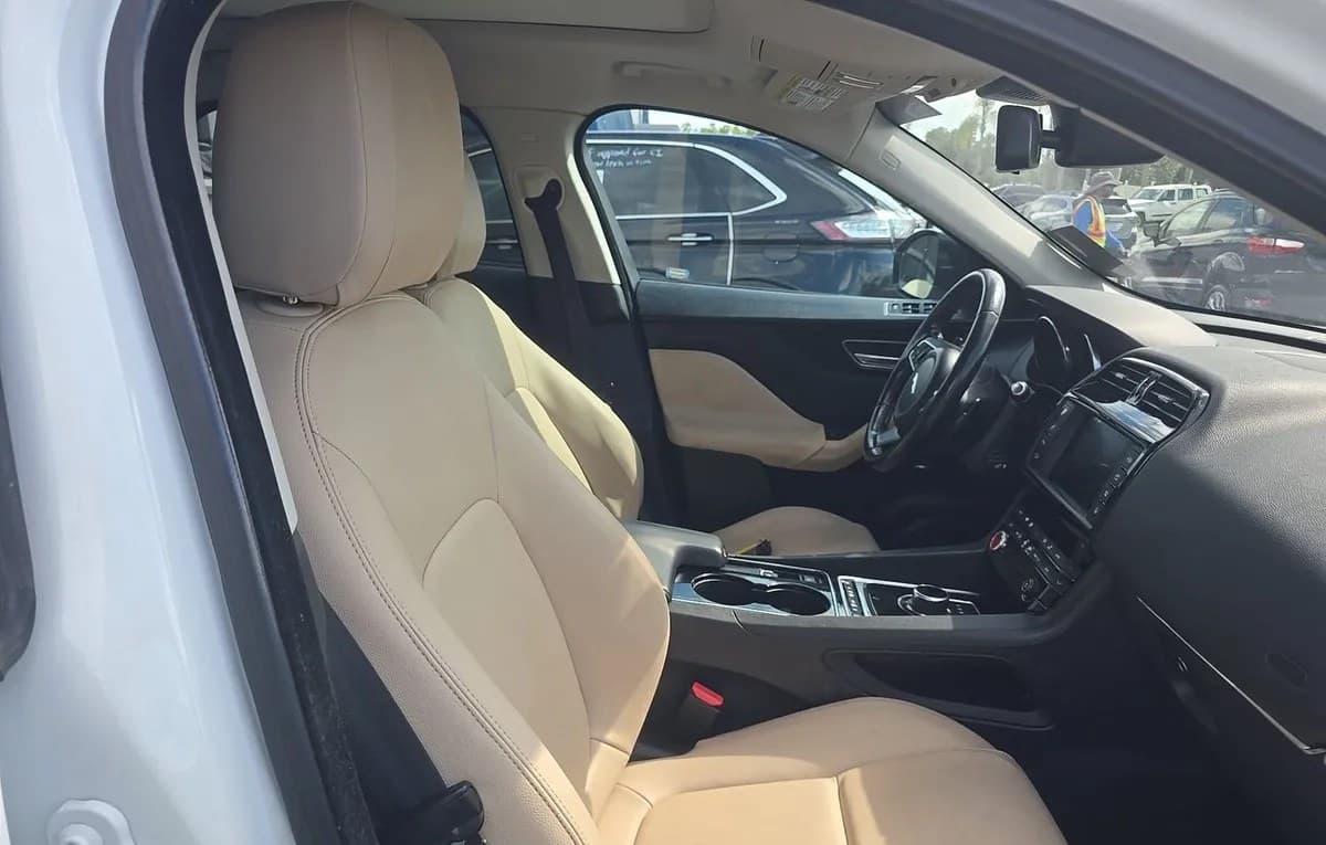 2017 JAGUAR F-PACE 20D Premium 4