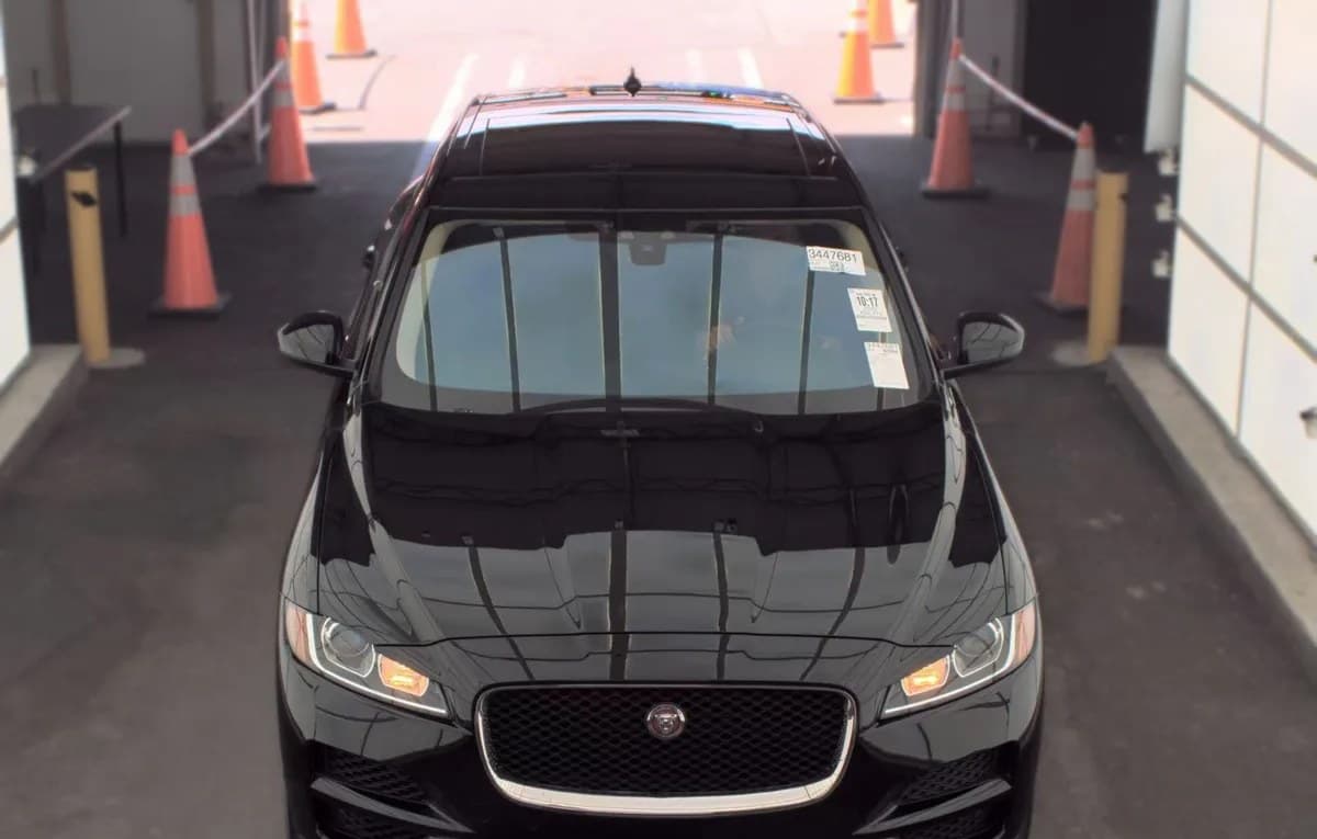 2020 JAGUAR F-PACE 25T Premium 3