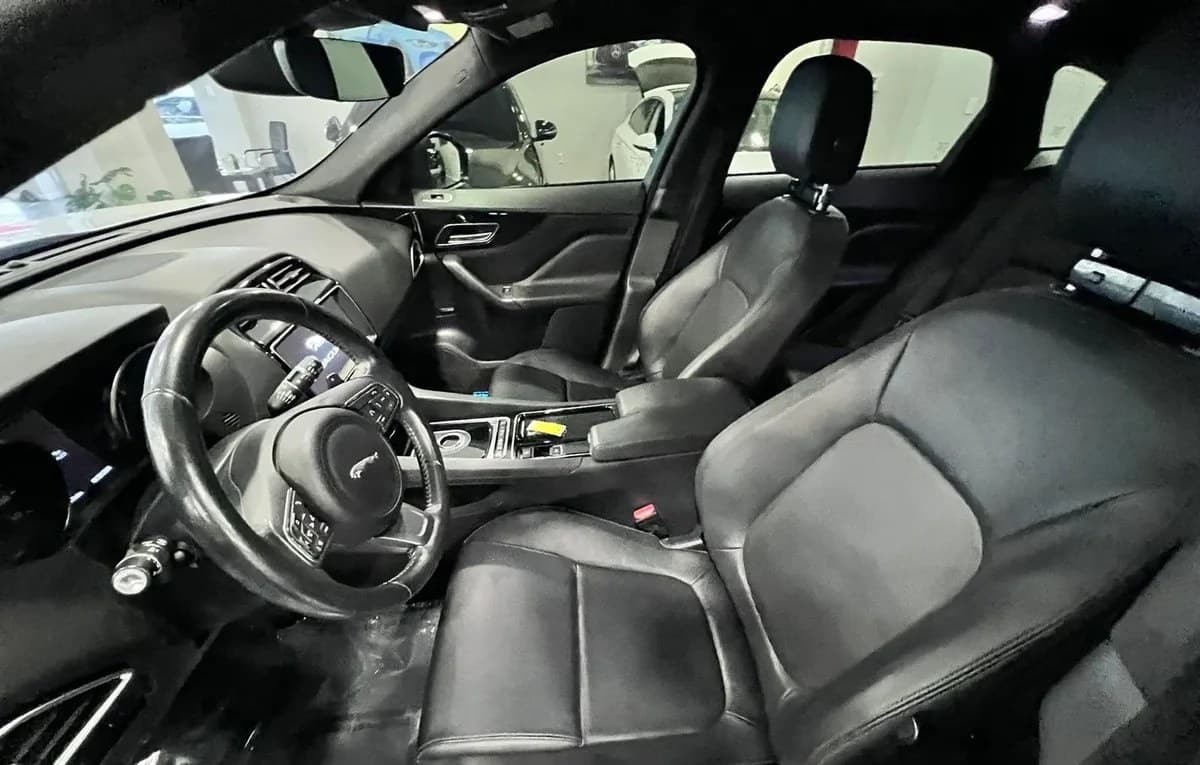 2019 JAGUAR F-PACE 25T Premium 7