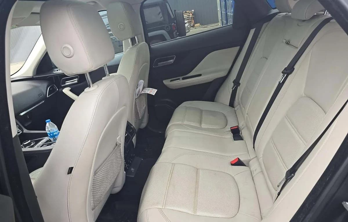 2017 JAGUAR F-PACE 20D Prestige 7