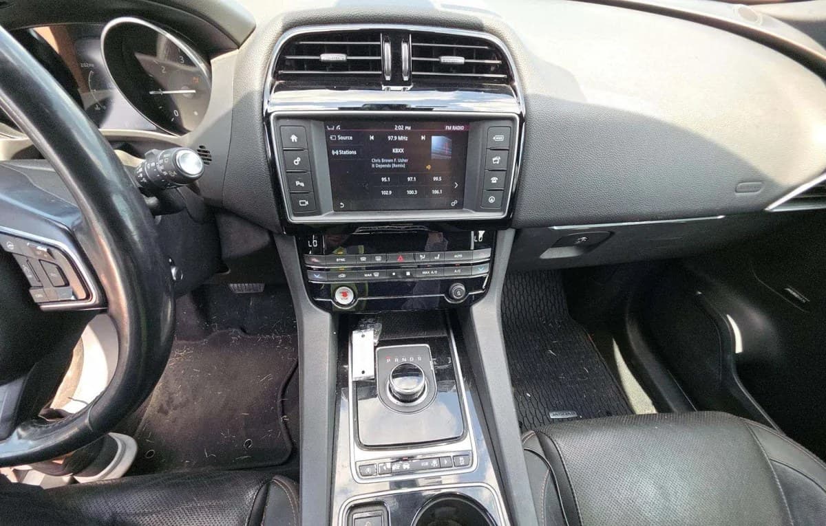 2017 JAGUAR F-PACE PRESTIGE 7