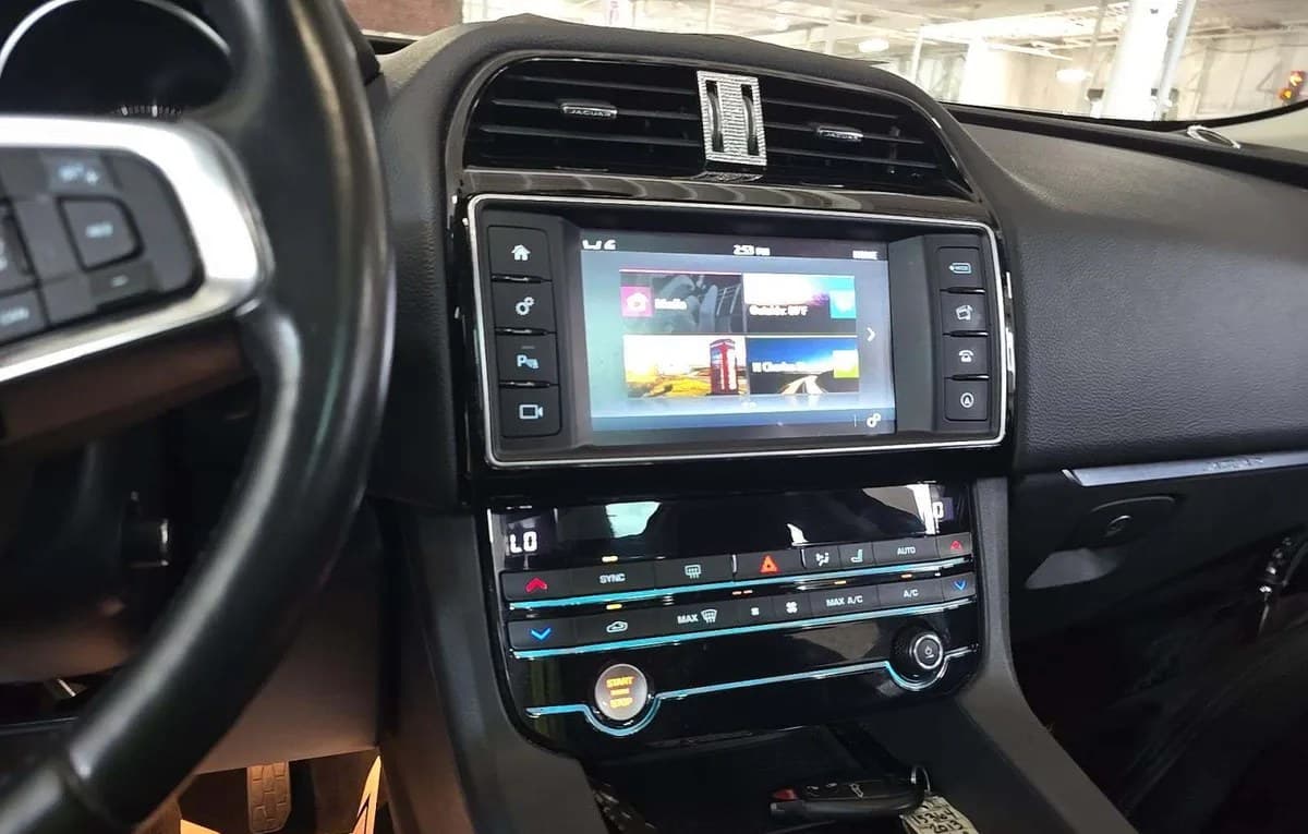 2018 JAGUAR F-PACE 25T Prestige 7