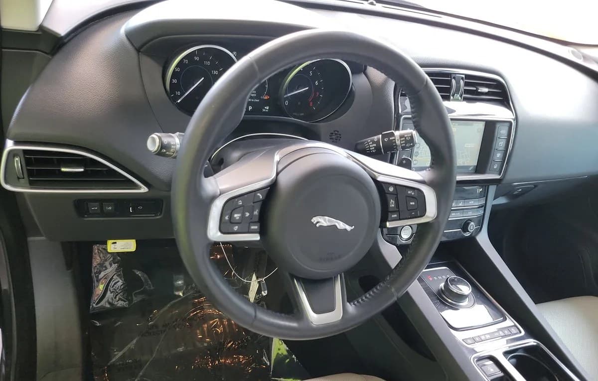 2018 JAGUAR F-PACE 25T Prestige 7