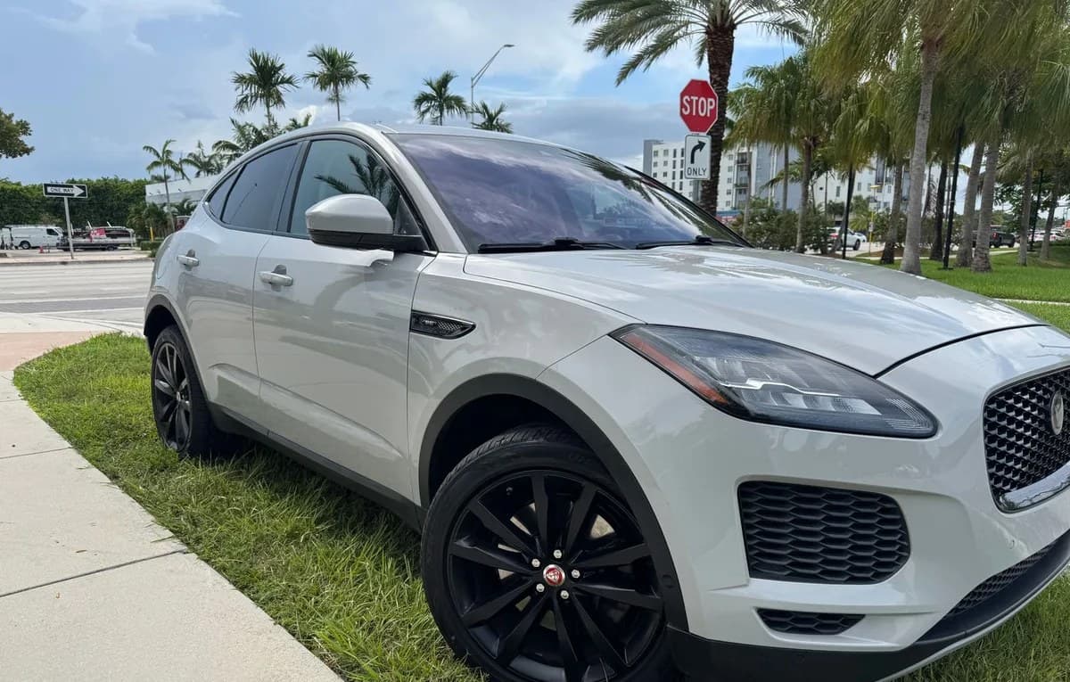 2019 JAGUAR E-PACE SE 3
