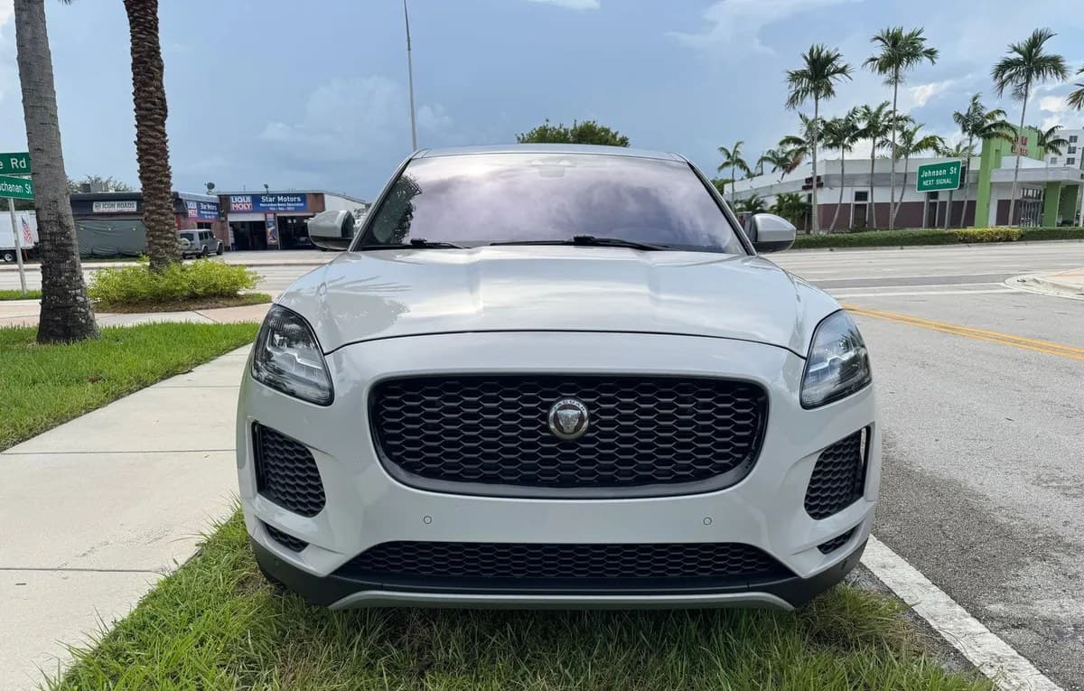 2019 JAGUAR E-PACE SE 4