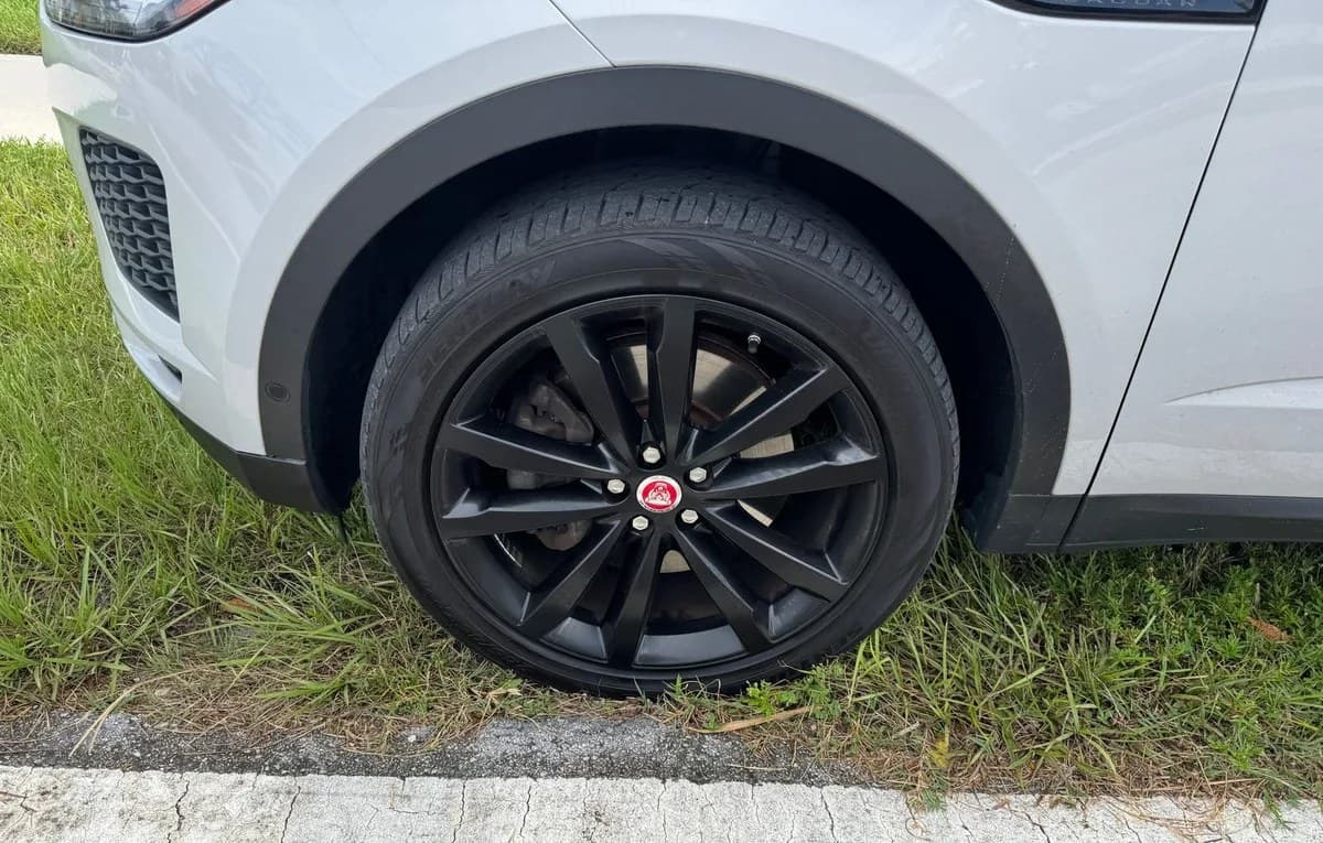 2019 JAGUAR E-PACE SE 5