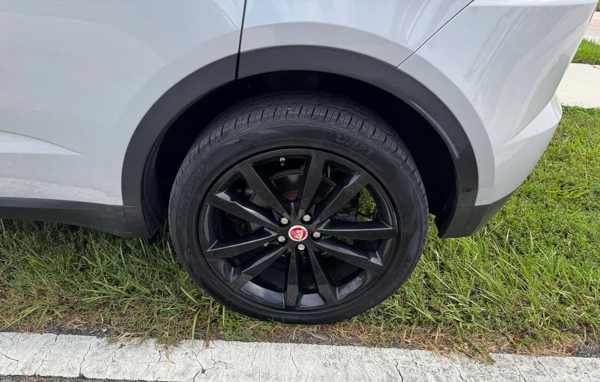2019 JAGUAR E-PACE SE 6
