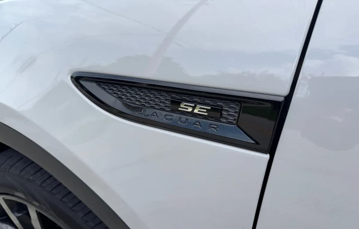 2019 JAGUAR E-PACE SE 7