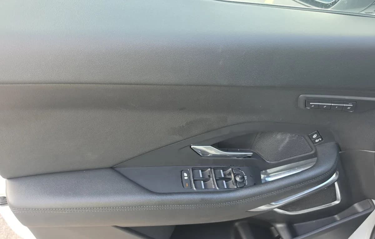 2020 JAGUAR E-PACE SE 6
