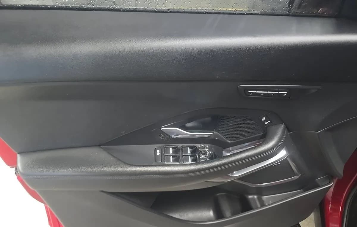 2019 JAGUAR E-PACE SE 6