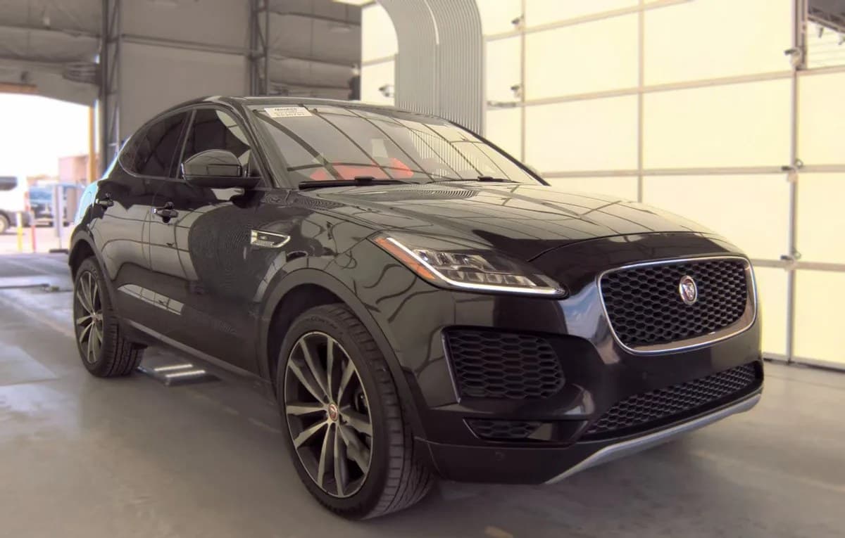 2019 JAGUAR E-PACE SE 4