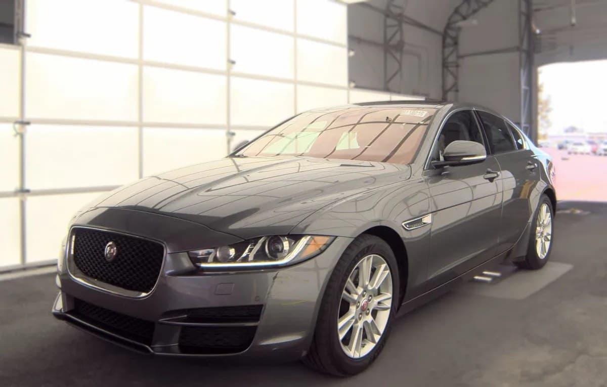 2017 JAGUAR XE 20D Premium 2