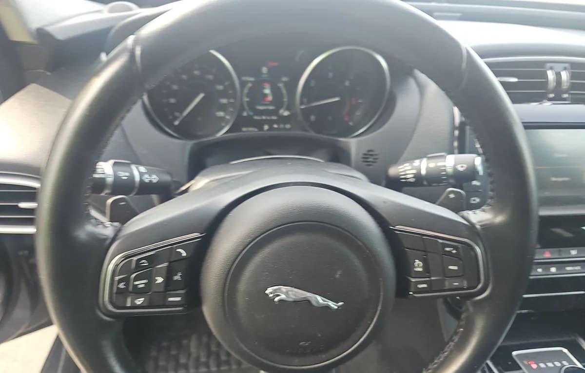 2017 JAGUAR XE 20D Premium 7
