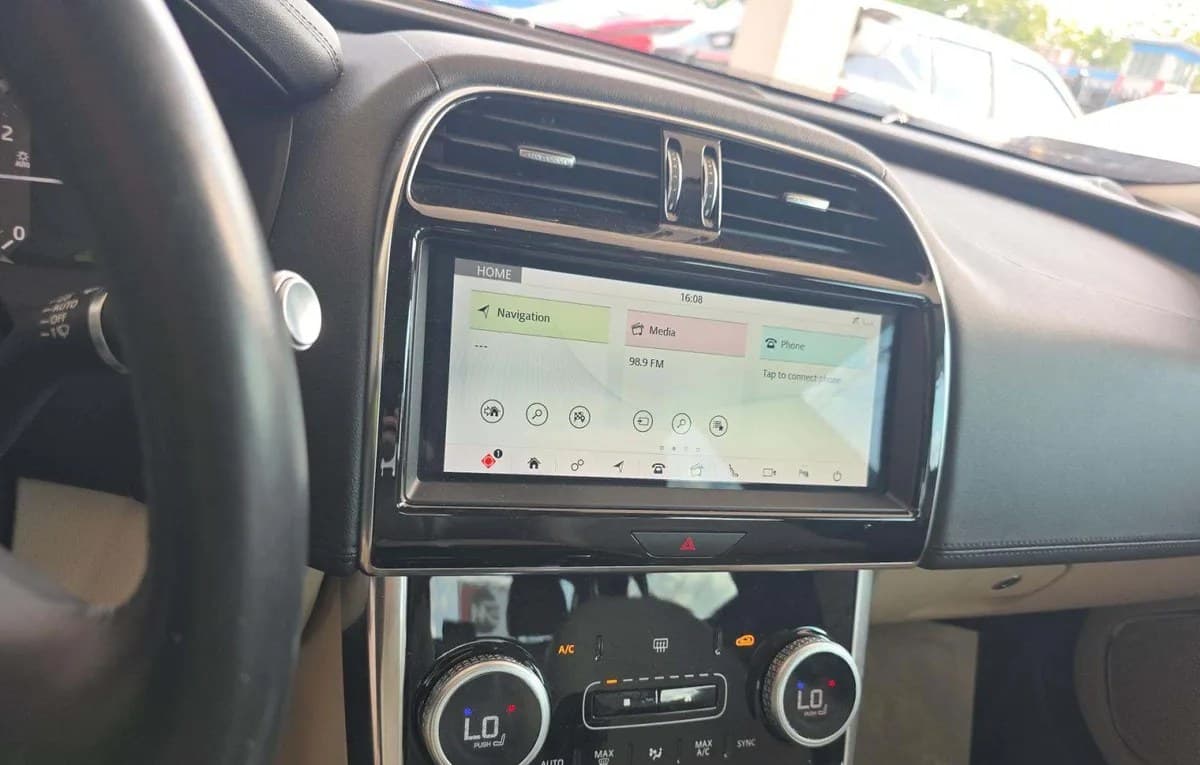 2020 JAGUAR XE S 7