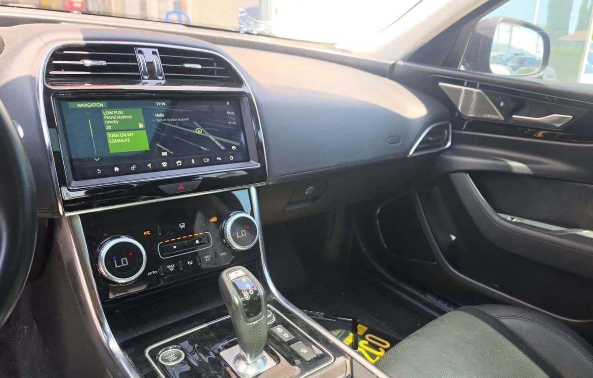 2020 JAGUAR XE S 7