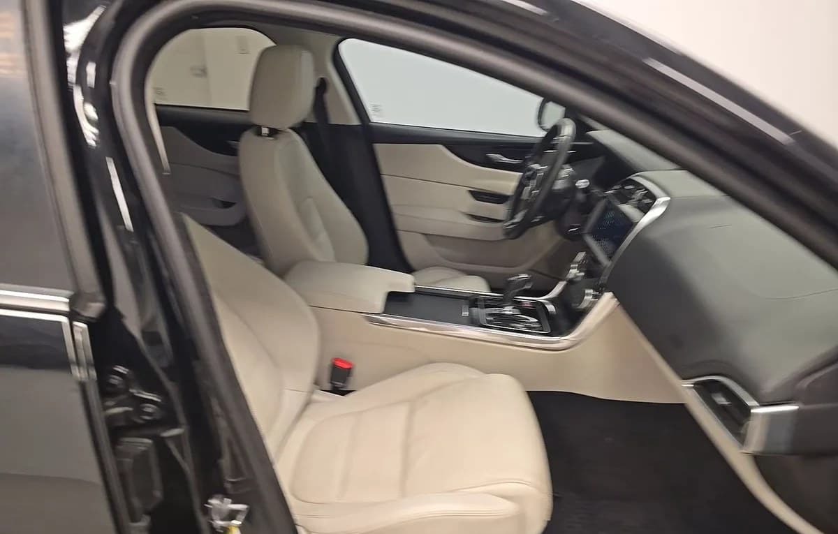 2020 JAGUAR XE S 5