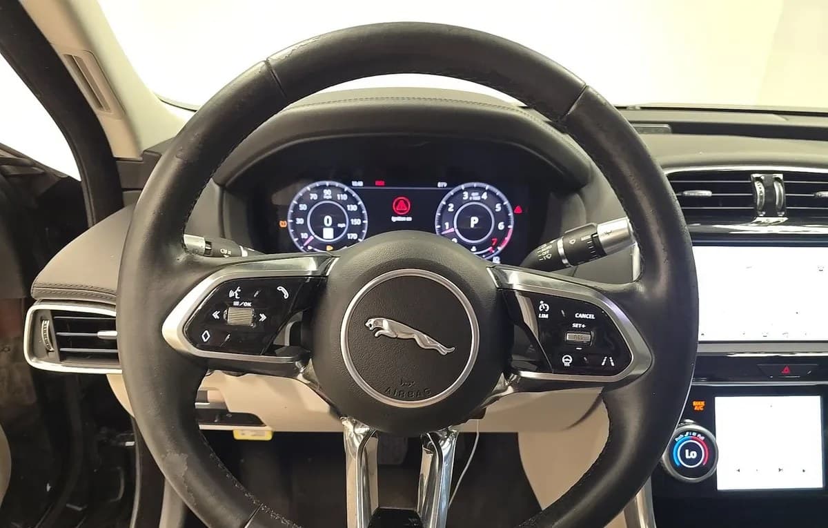 2020 JAGUAR XE S 7