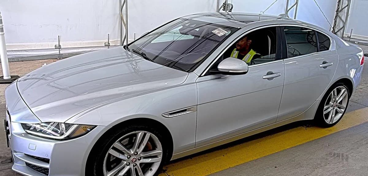2018 JAGUAR XE 35T Prestige 2