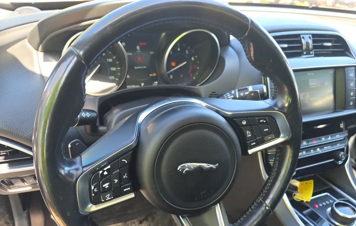 2018 JAGUAR XE 35T Prestige 7