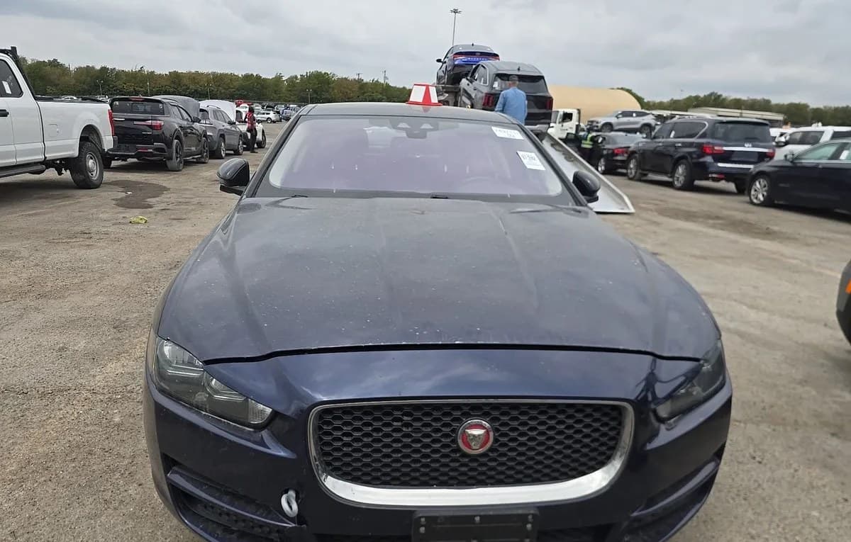 2017 JAGUAR XE 25t 2