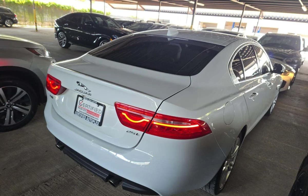 2019 JAGUAR XE 25t 4