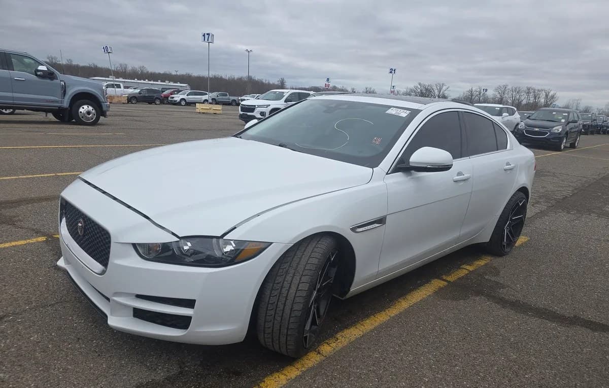 2019 JAGUAR XE 2