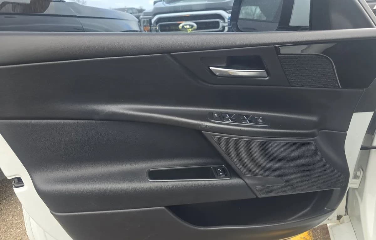 2019 JAGUAR XE 6